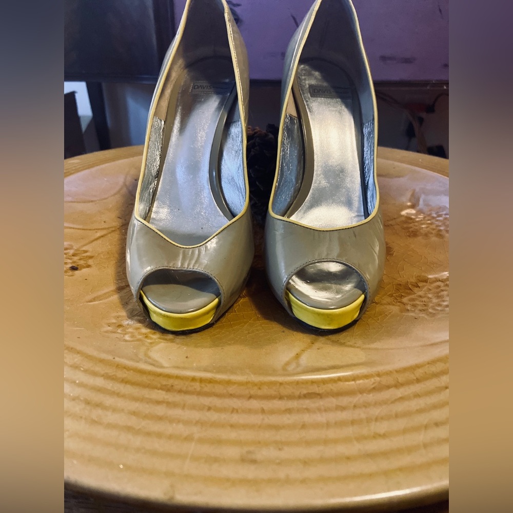 Ruthie Davis Patent Leather Colorblock Pumps Size: 9. Made In Italy